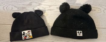 Lot 2 bonnets