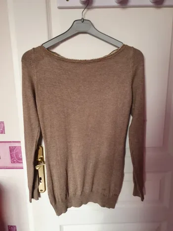 Pull dos dentelle