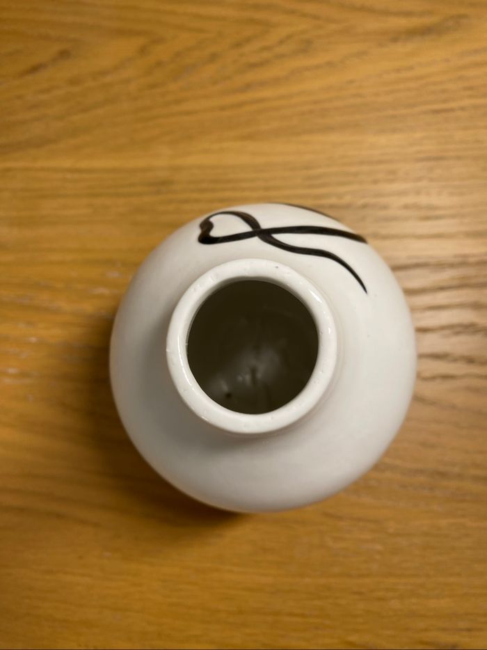 Petit vase blanc motif visage - photo numéro 4