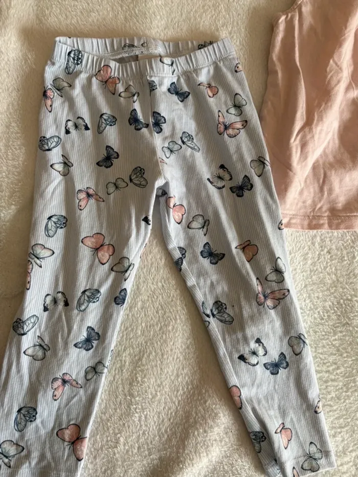 Ensemble H&M fille 2-3 ans (98 cm) Haut rose & legging papillons taille grand - photo numéro 3