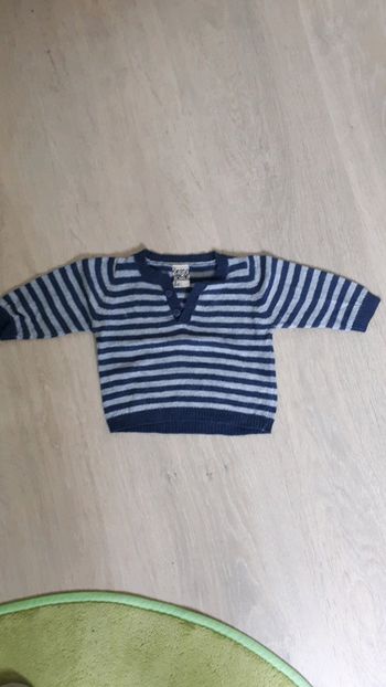 Petit pull 3 mois. Garçon