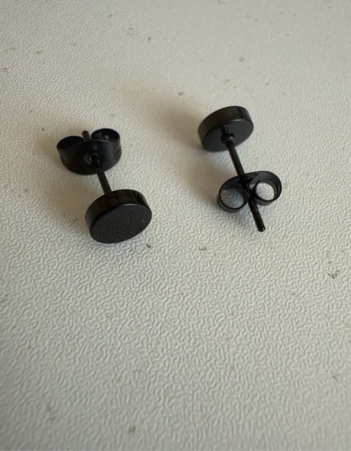 Boucles d’oreilles homme noir acier inoxydable ronde simple - photo numéro 2