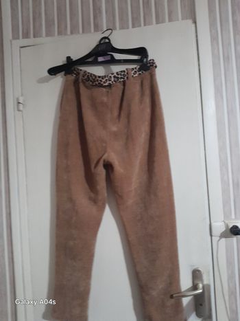 Très jolie pantalon magique en velour Très fines cote