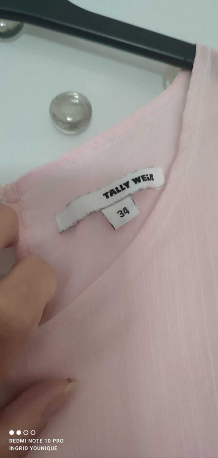 Haut fluide rose légèrement transparent à volants Tally weijl taille 34 - photo numéro 3