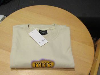 T-shirt de la marque Riches Paris top qualité neuf a taille L oversize (ref 005)