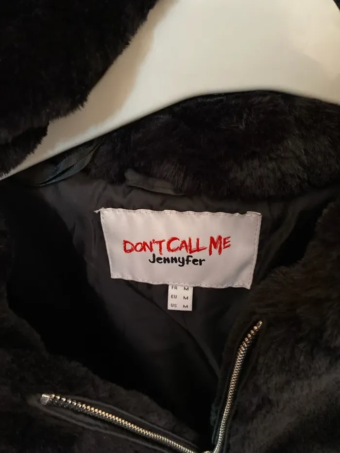 manteau en fausse fourrure noire Jennyfer - photo numéro 2