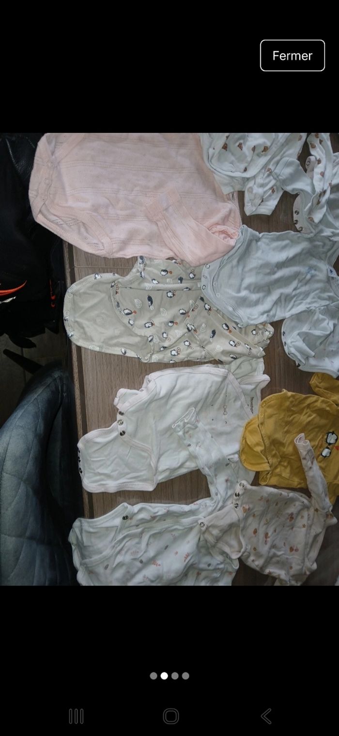 11 bodys - photo numéro 2