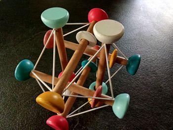 Hochet Skwish atomes d'éveil oxybul