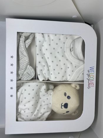 Coffret naissance blanc neuf - Bonnet, Doudou, Body, pantalon
