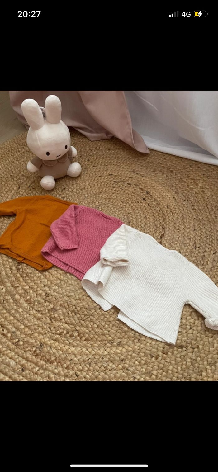 Lot gilets 1 mois - photo numéro 2