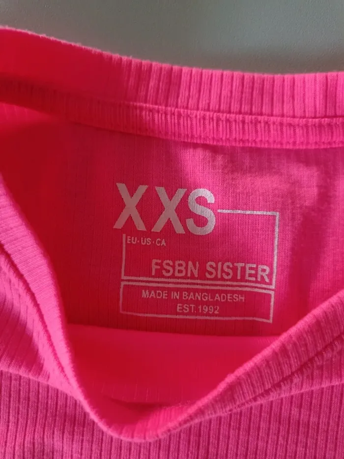 Crop top rose fluo t. XXS/32 - photo numéro 4