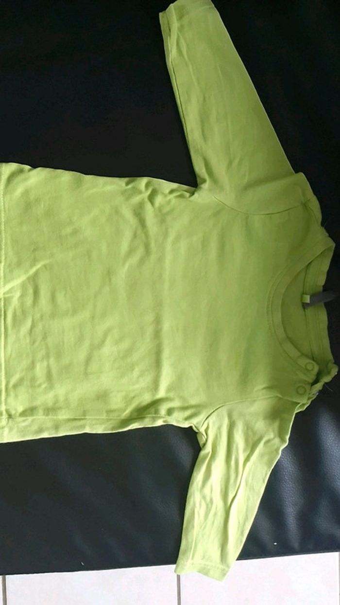 Tee shirt vert pomme - photo numéro 2