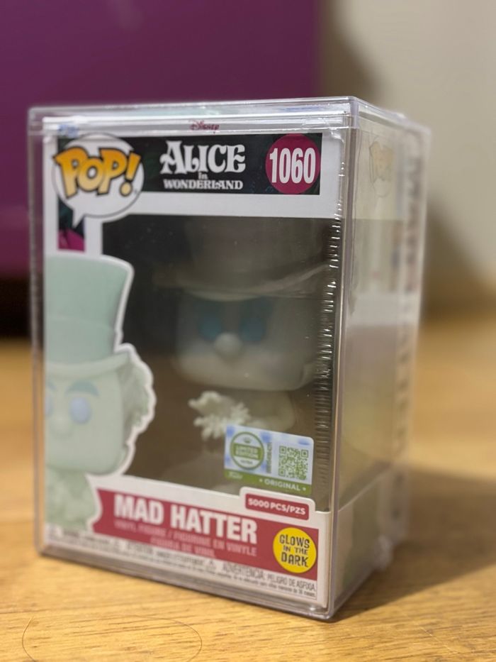 Funko Pop Disney Mad Hatter (Glow) 5000 pcs avec protection - photo numéro 2
