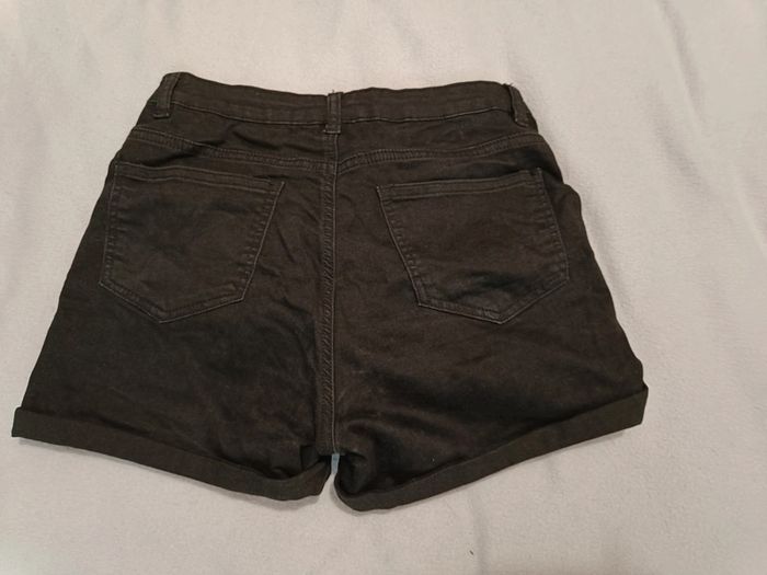 Short noir - photo numéro 4