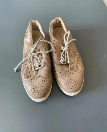 Chaussures habillées dorées fille taille 20