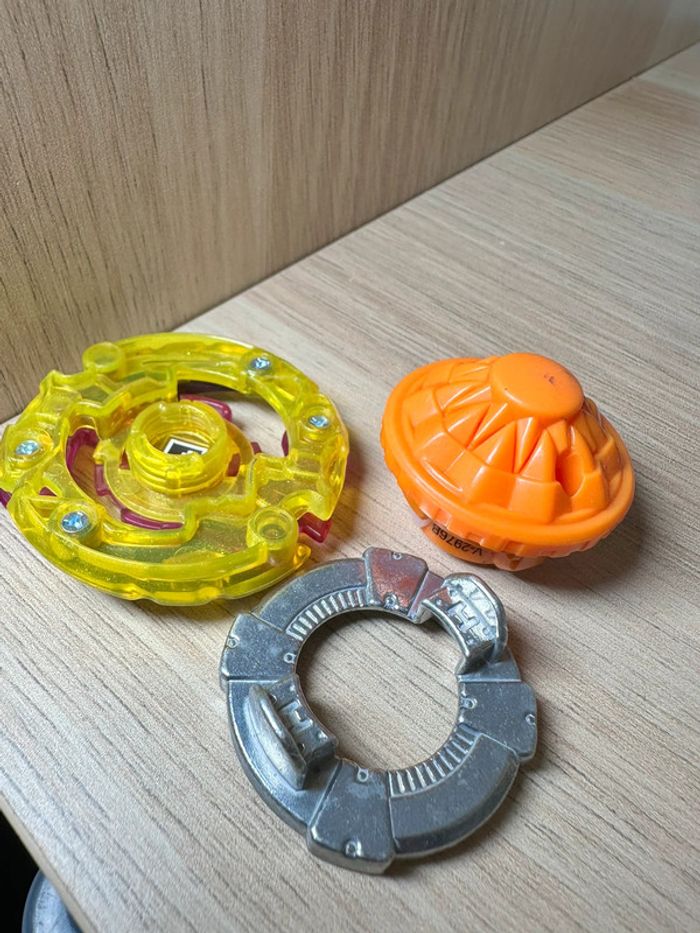 Toupie beyblade burst roktavor s5 - photo numéro 3