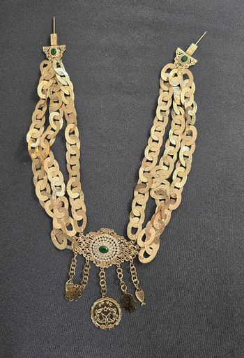 Bijou berbère chaoui doré avec pierre verte pour melhfa