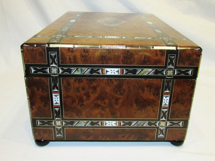 Coffret de parfum pour voyager - photo numéro 7