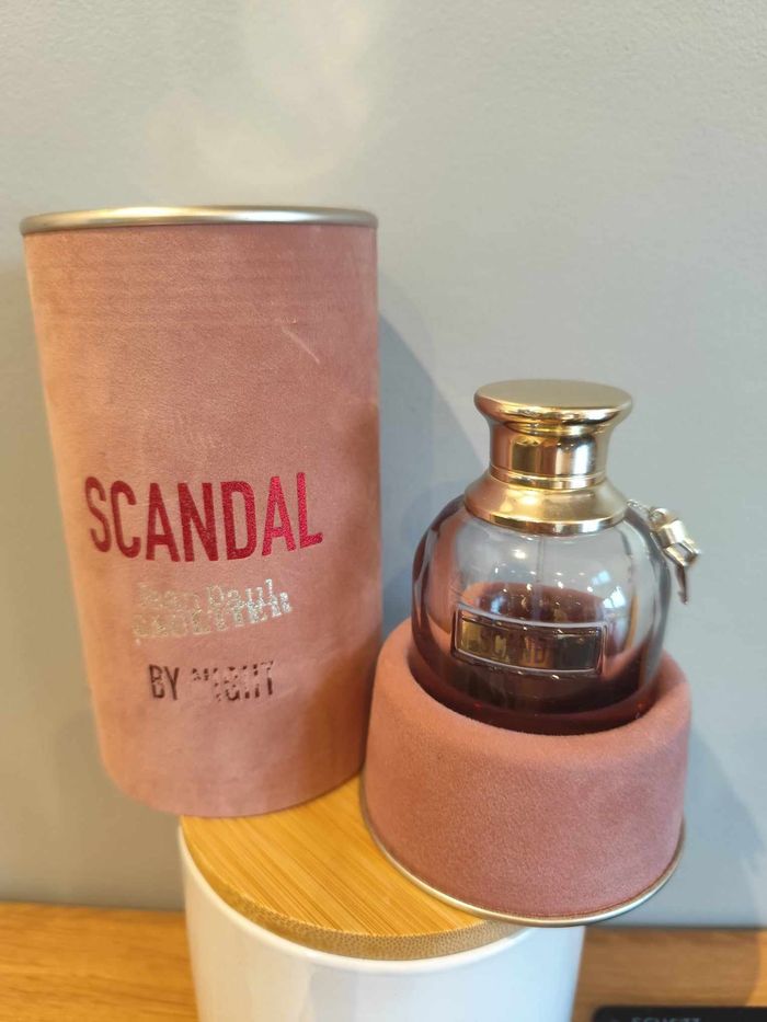 Collection parfum Scandal Jean Paul Gaultier , vide , très bon état - photo numéro 2