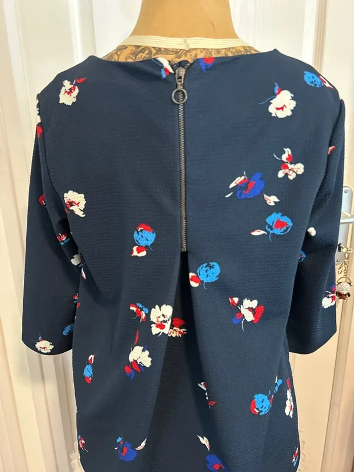 Camaïeu blouse marine imprimée fleurs taille M - photo numéro 3