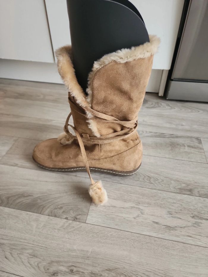 Bottes daim beige fourrées T39 - photo numéro 3