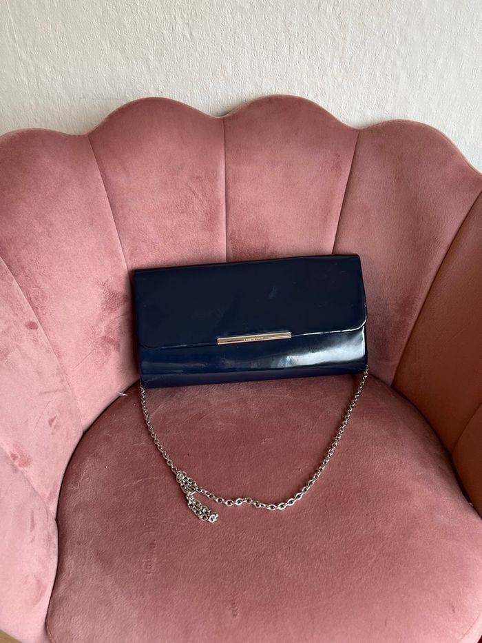 ✨ Pochette élégante MENBUR bleu nuit + chaîne argentée ✨💙 - photo numéro 2