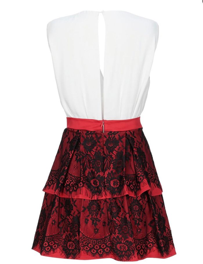 Robe avec dentelle - photo numéro 3