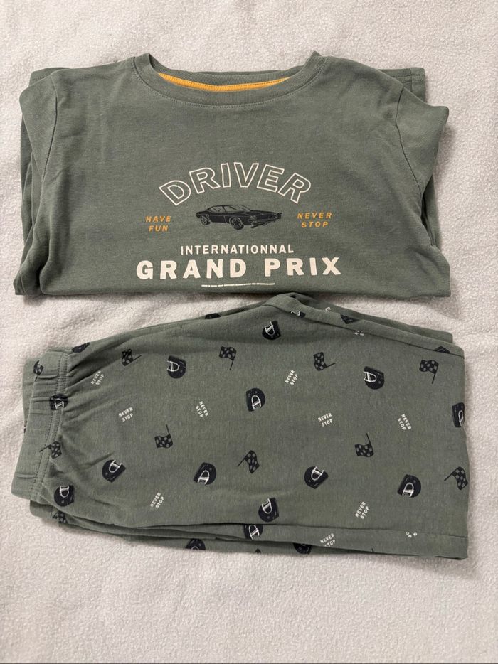 Pyjama taille 8 ans - photo numéro 3