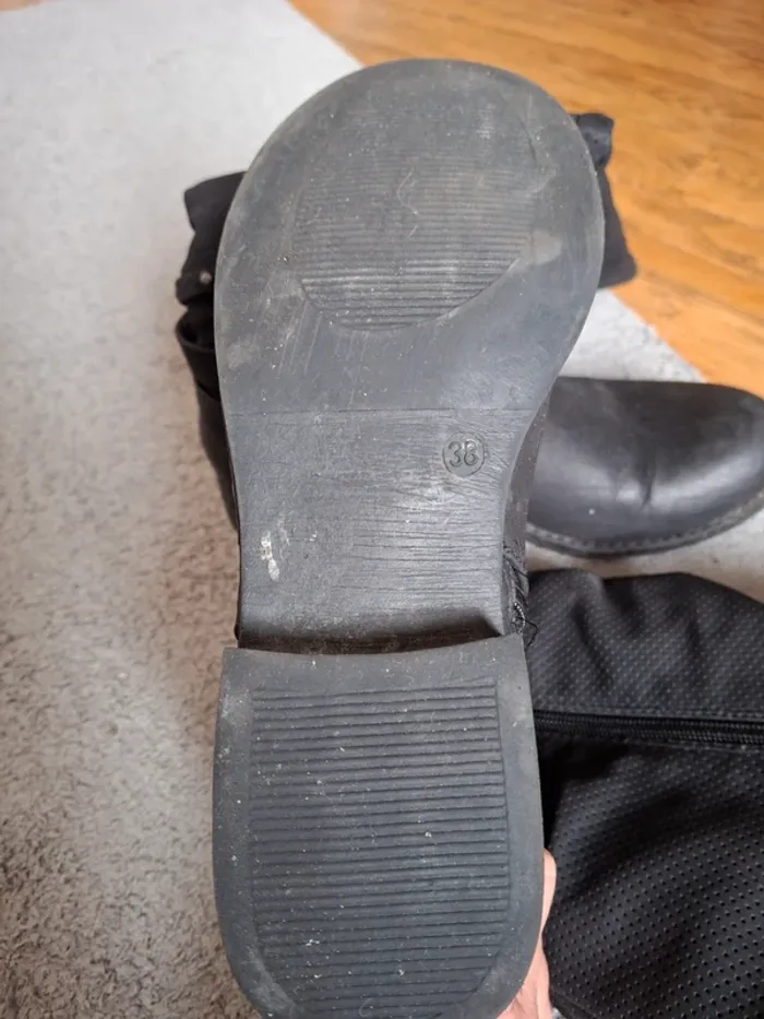 Bottes noires plates avec lanières - photo numéro 4