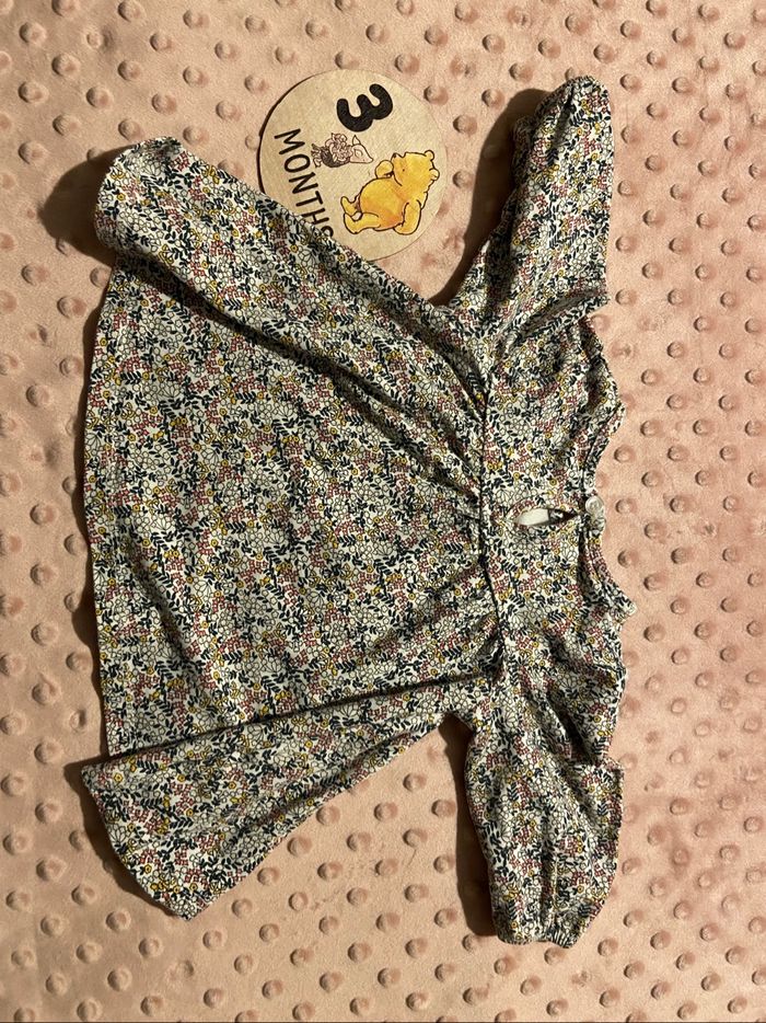Robe fleurie taille 3 mois - photo numéro 3