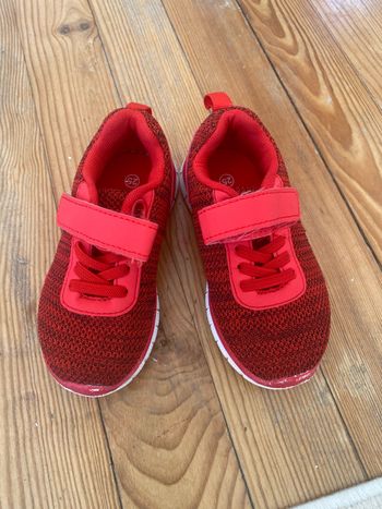 Baskets rouge taille 25