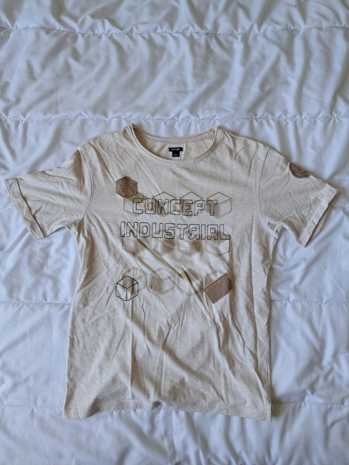 T shirt beige avec inscription 12 ans
