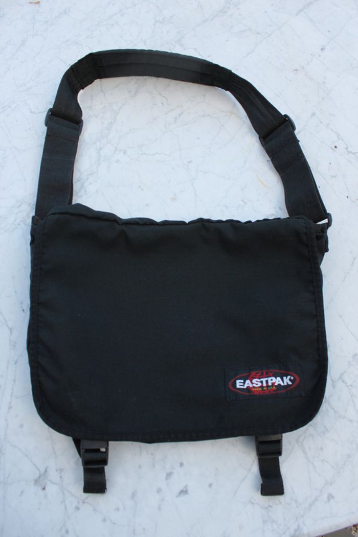 sacoche Eastpak 40.5cm