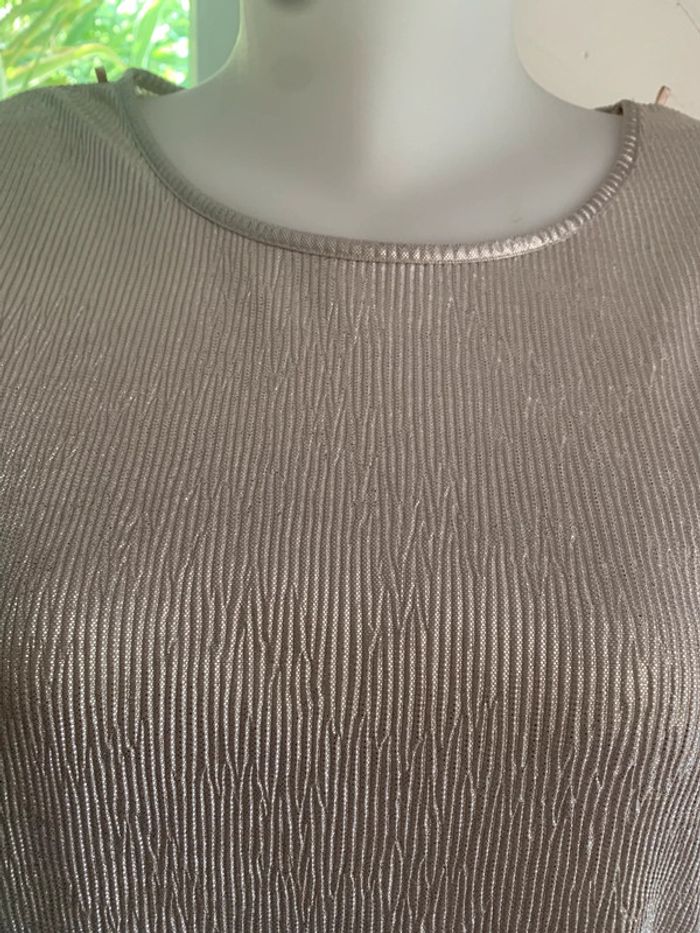 Tee shirt taille 38 beige brillant - photo numéro 3