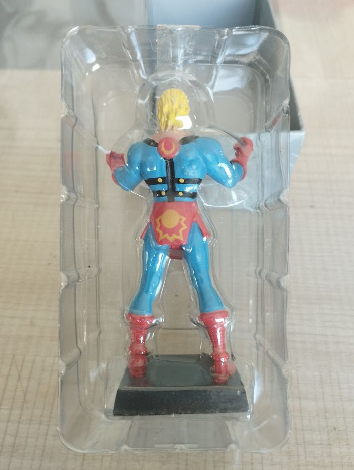 Figurine Marvel ikaris en plomb - photo numéro 3