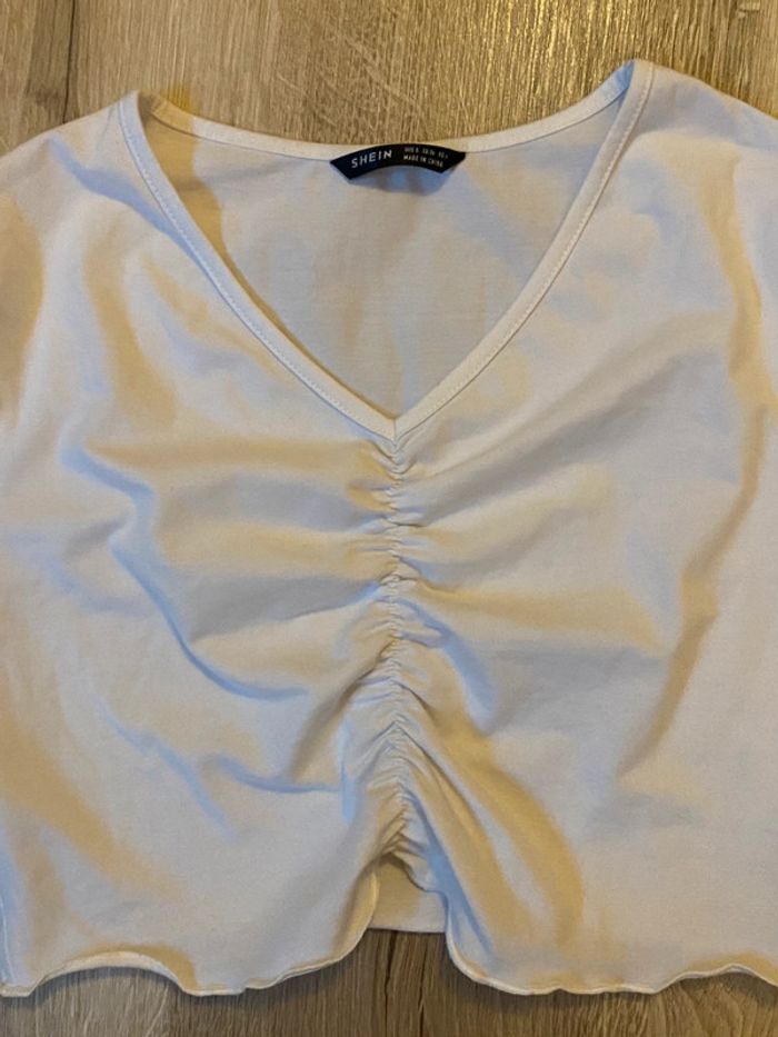CROP, top, court blanc, col. V. - photo numéro 3