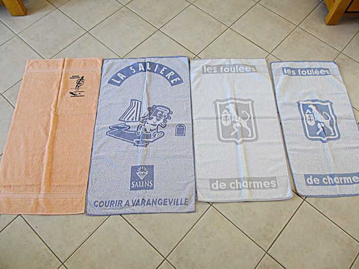 Lot de 4 serviettes neuves 100 % coton - photo numéro 1