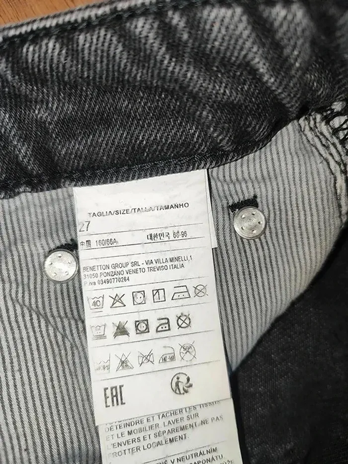 Jeans troué United Colors of Benetton noir - Taille S, l'indispensable du style rock ! - photo numéro 6