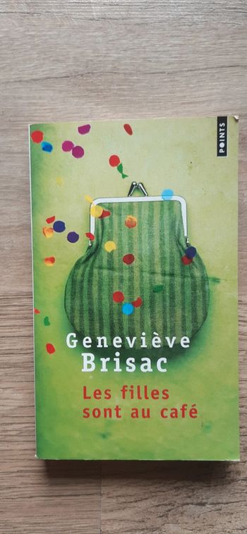 Livre Les filles sont au café
