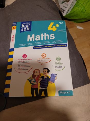 Cahier jour nuit Maths 4e