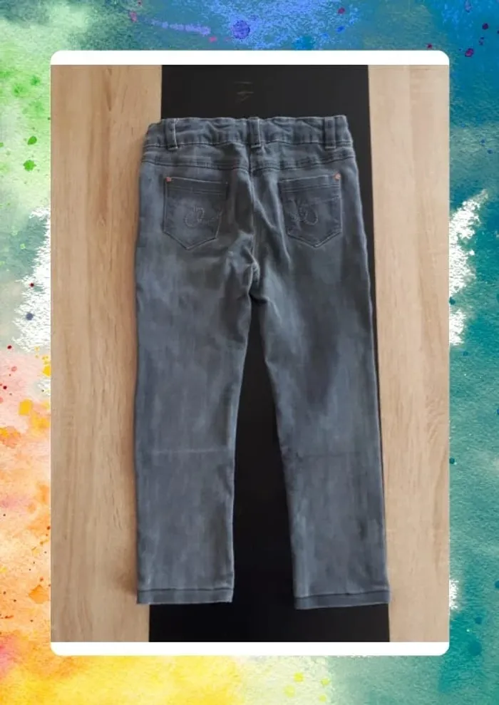 Joli jeans perlés agrémenté de sequins taille ajustable - photo numéro 3