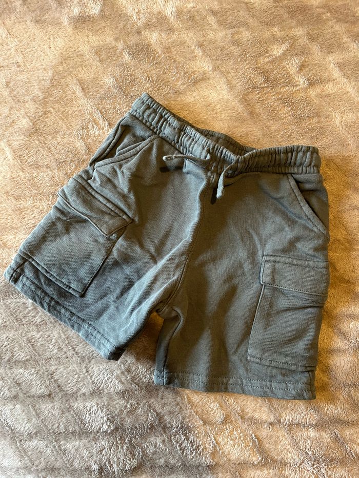 Lot de 2 shorts Zara T.18-24 mois - photo numéro 4