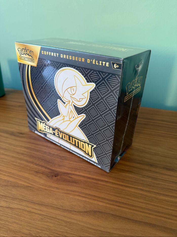Coffret dresseur d’Elite Pokemon. Mega évolution Gardevoir. Totalement neuf. - photo numéro 2