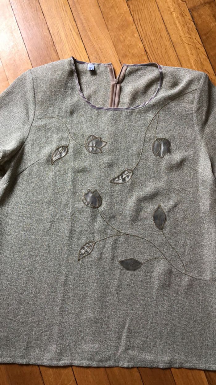 Top avec ses fleurs - photo numéro 4