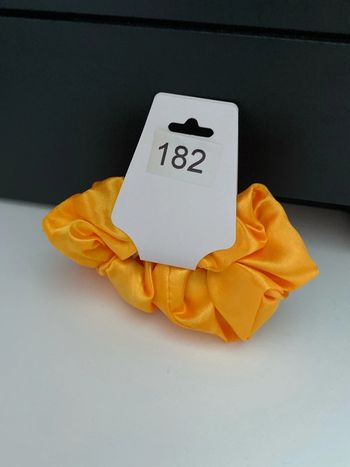 Chouchou matière satinée orange