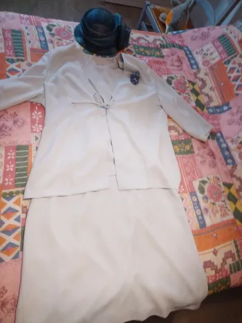 Tenue de cérémonie 4 pièces  taille 52