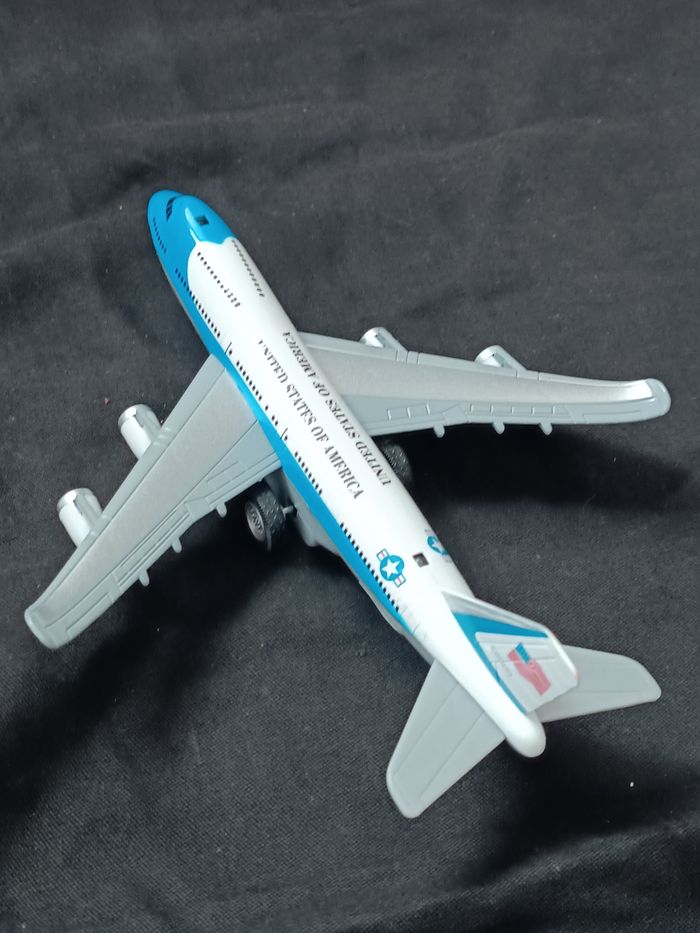 Avion métal  lumineux - photo numéro 6