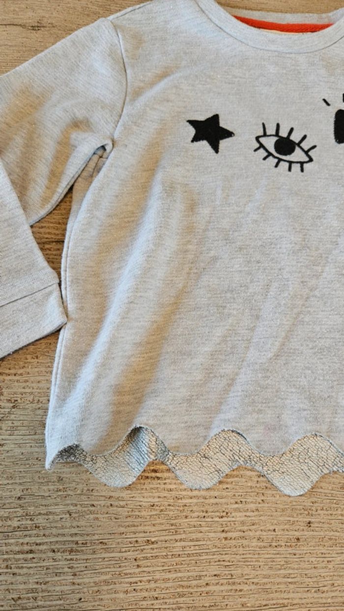 Pull léger gris clair brillant, manches longues, Noukie's, 5 ans, neuf - photo numéro 4