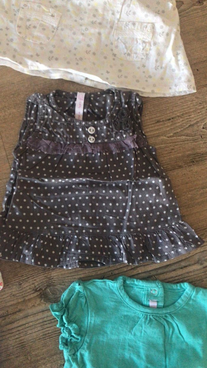Lot de vêtements tee-shirts short  robe pantalon 3 mois - photo numéro 5