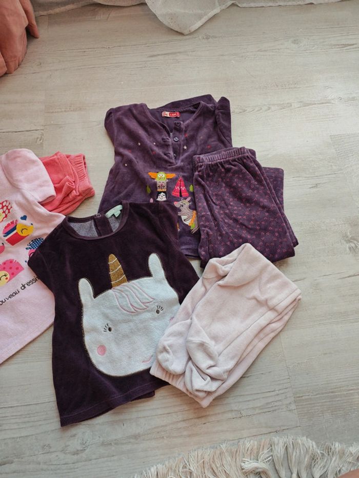 Lot pyjamas hiver 24 mois - photo numéro 3